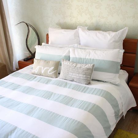 גאבורון Sunflower Court Bed And Breakfast מראה חיצוני תמונה